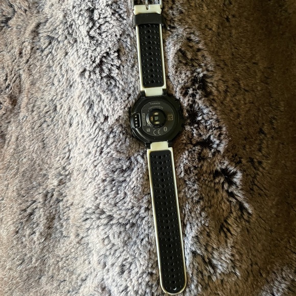 Garmin Forerunner 235 Running Watch - Picture 3 of 8